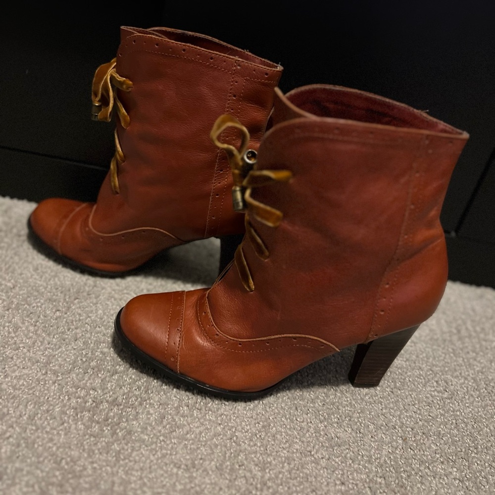 LOVIN’ RESTRICTED BOOTS